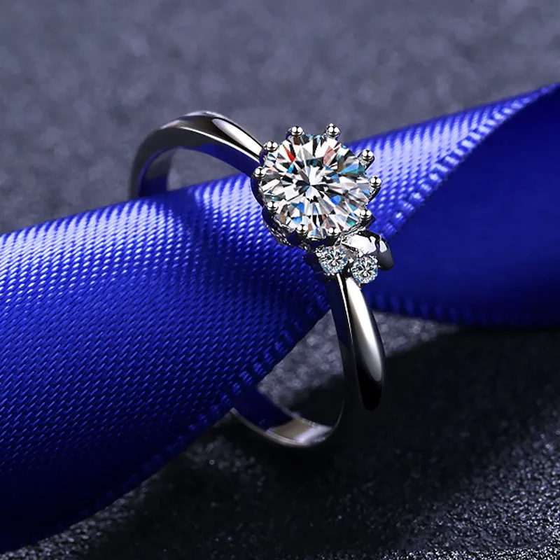 

Silver 925 Original 0.5 Carat Brilliant Cut Diamond Test Past D Color Moissanite Creative Ring Luxury Gemstone Wedding Jewelry