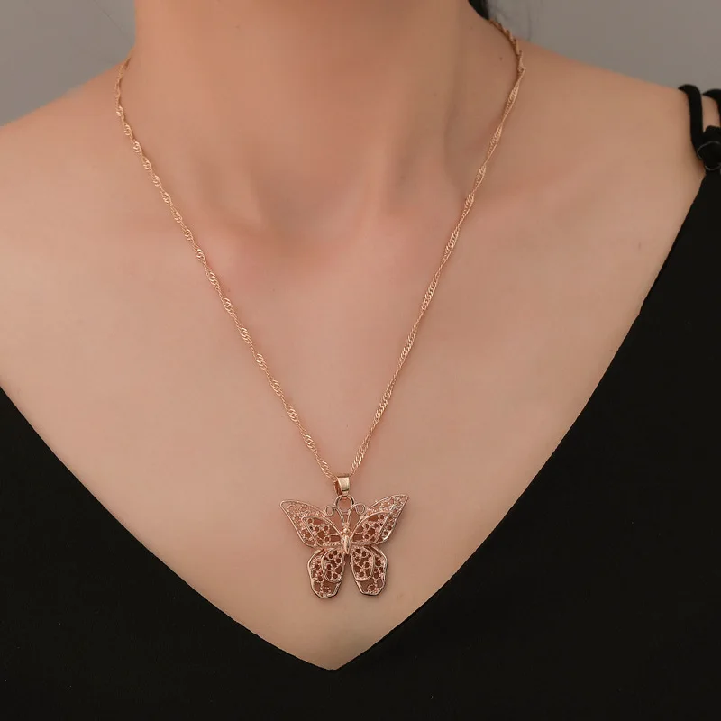 

JuHu 2021 Vintage Metal Fashion Butterfly Necklace Jewelry Pendant Necklace On Girl Neck