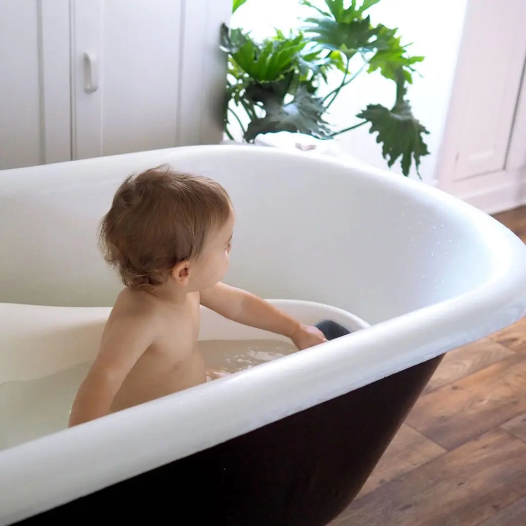 Baby Plastic Bath Tub 1.jpg