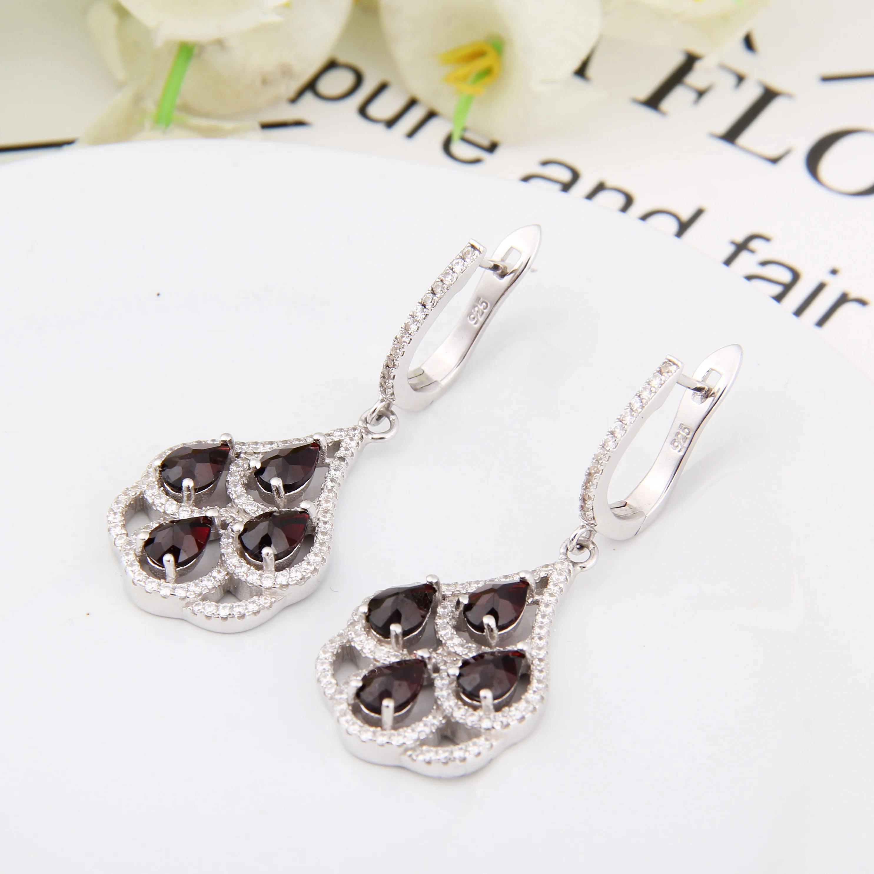 

Abiding Drop Shipping Natural Garnet English Lock Earrings Sterling 925 Silver Earrings