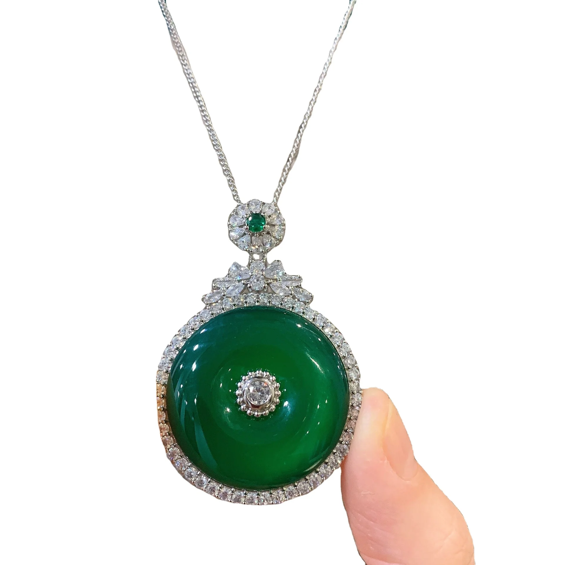 

Supply Inlaid Emerald Green Donut Pendant Chalcedony Necklace All-Match Birthday Gift Pendant Main Stone 30X30