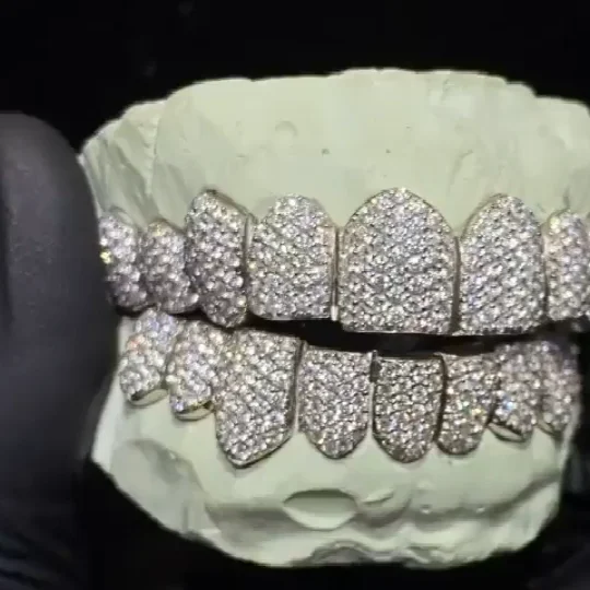 New Arrival Grillz Teeth Custom 8 Top & 8 Bottom Moissanite Iced Bling