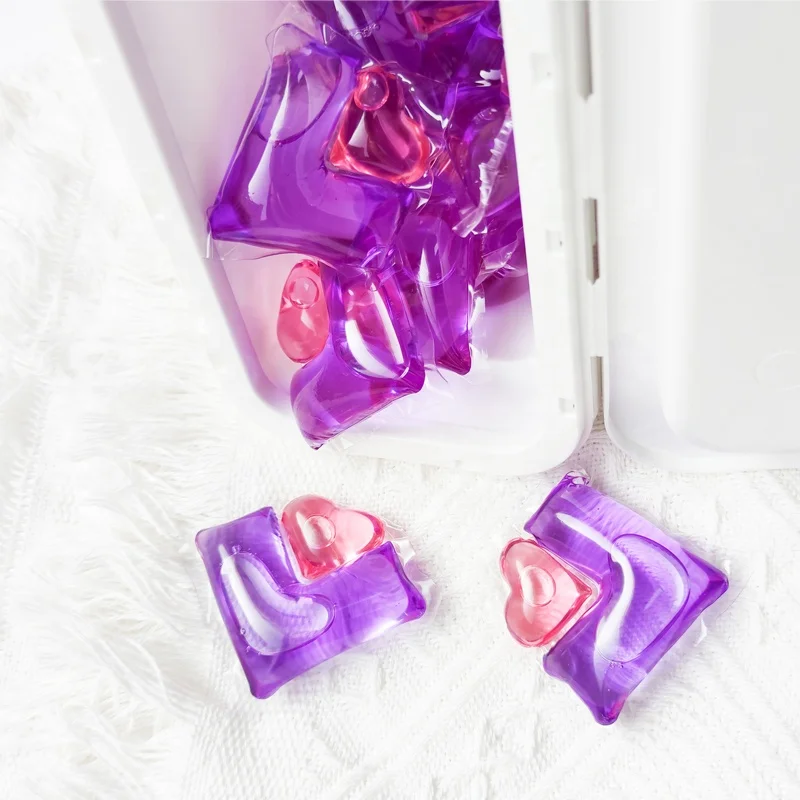 

2019 the latest laundry cleaning products Soluble in water without residual laundry pods, According to the liquid color