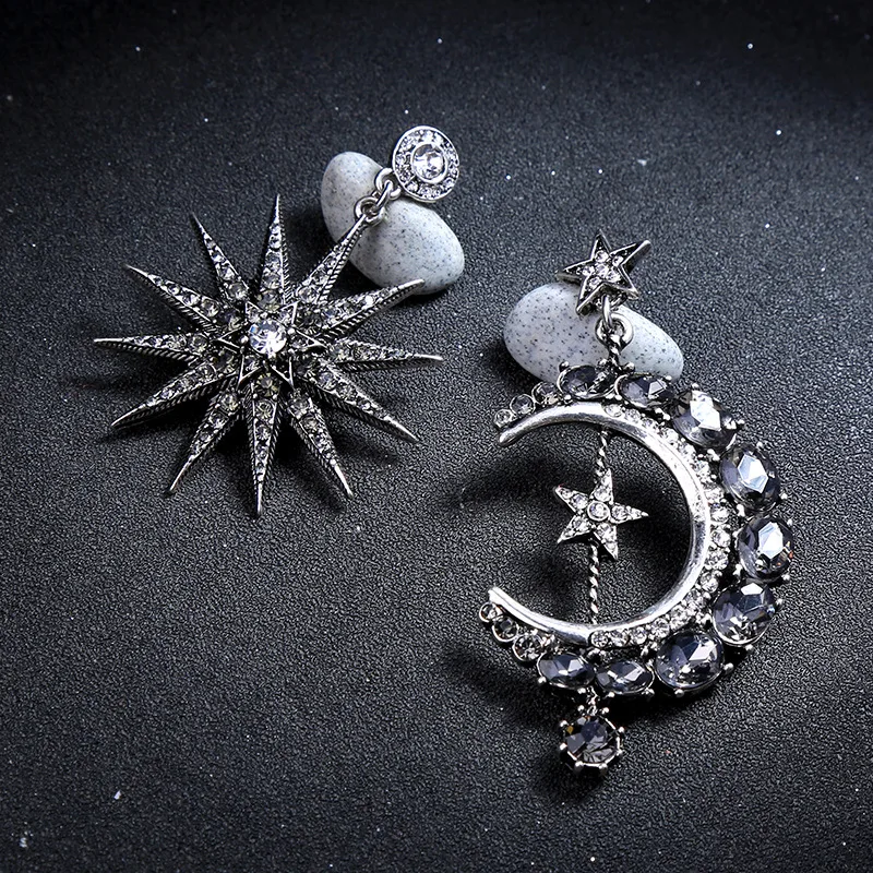 

Exaggerated Star Moon Diamond Drop Earrings Female Punk Fashion Asymmetry Earrings (KER467), Same as the picture