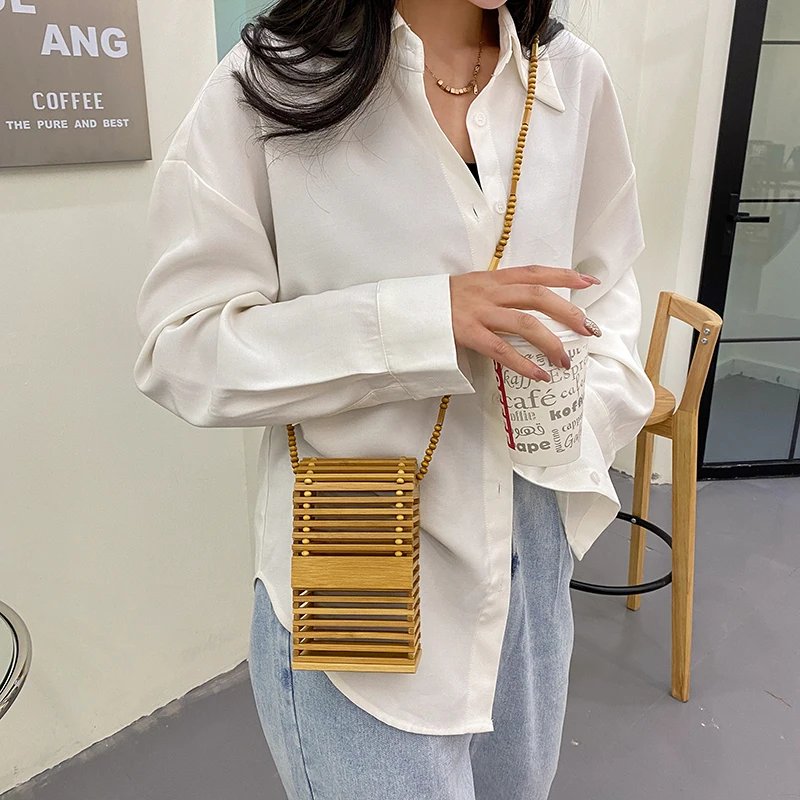 

Wholesale Bamboo Woven Handbag Woven Fashion Women's One Shoulder Messenger Straw Woven Rattan Mobile Phone Bag