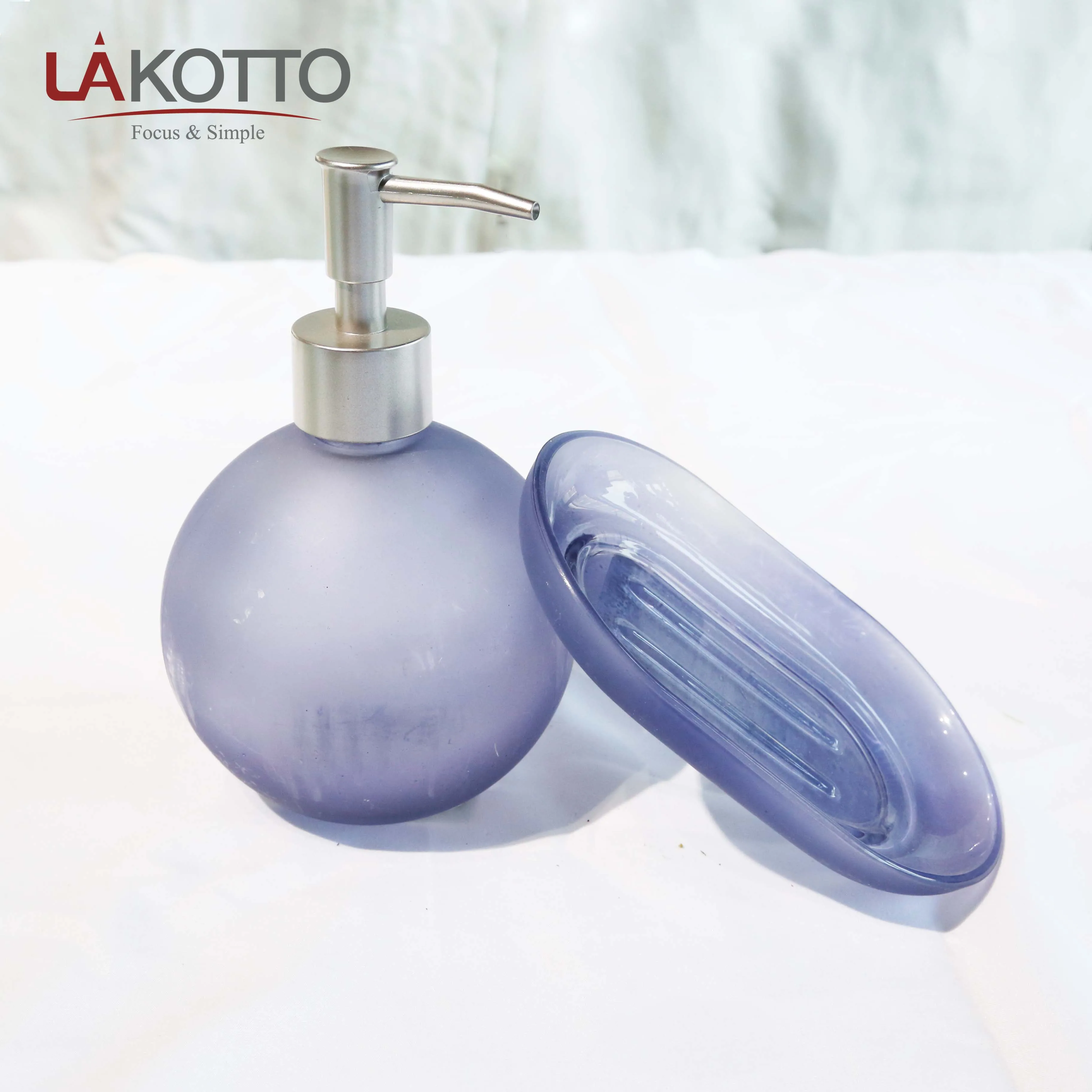 Factory Beauty Outlook Customized Design Glass Bathroom Accessory Set Wholesale