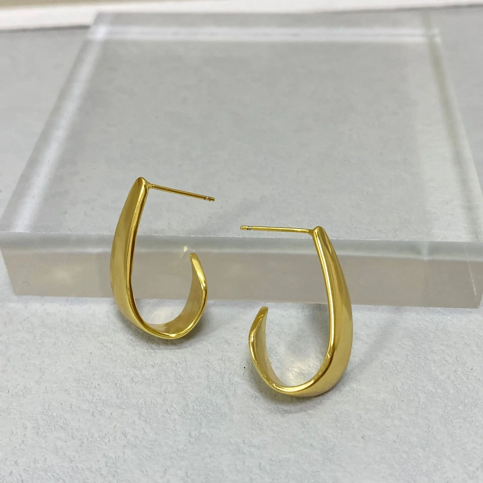 

Brand New Design Gold Plating S925 Silver Needle Initial J Shape Dangle Earring Vintage J-Hoop Drop Earring