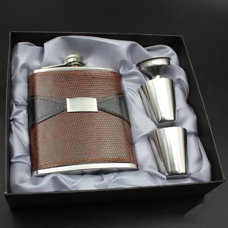 

Personalized Customized Stainless Steel Leather Hip Flasks Set For Husband Men Wedding Favor Customized Wedding Boyfriend Gift