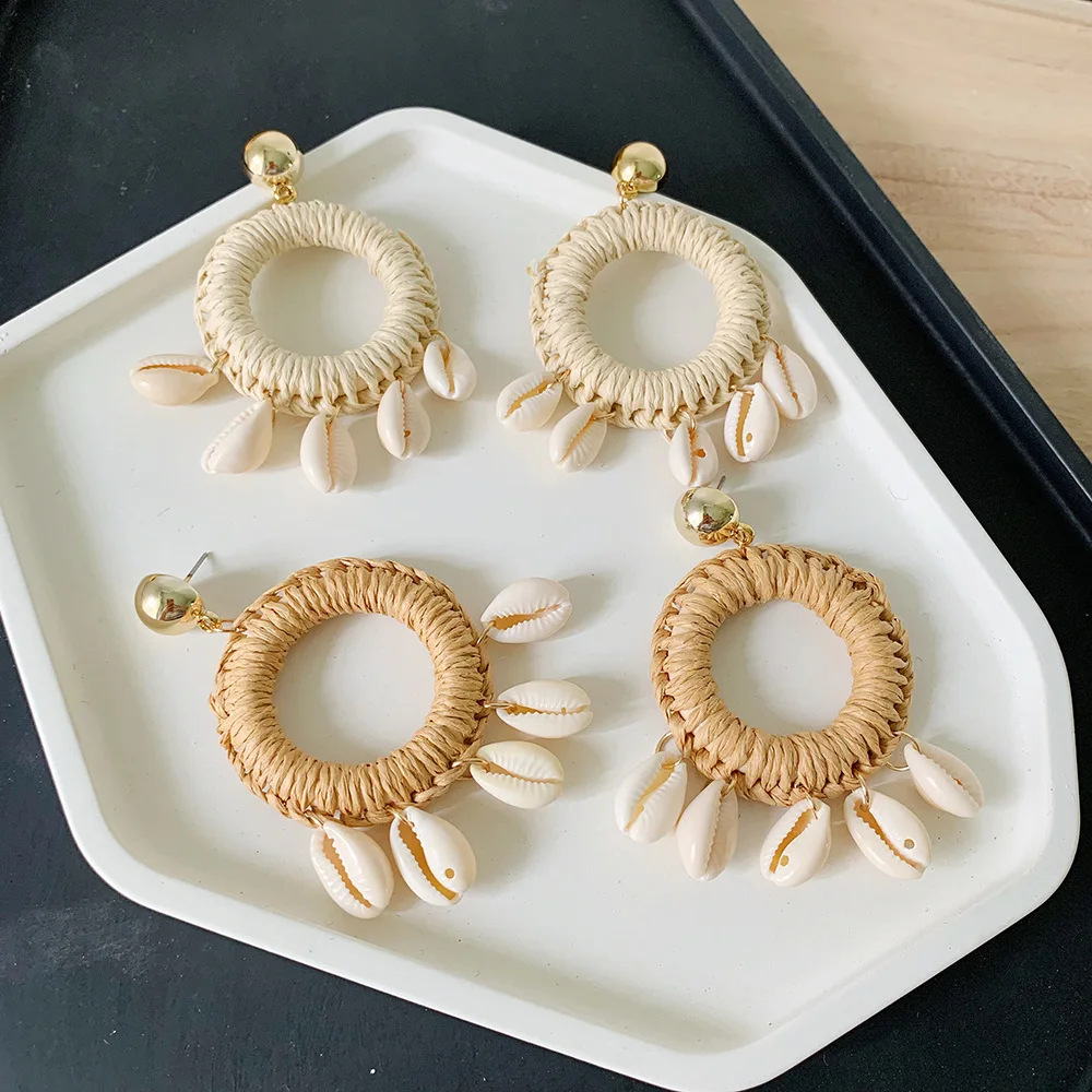 

Bohemian Beach Handmade Woven Rattan Shell Earrings Hollow Round Rattan Conch Drop Earrings for Women