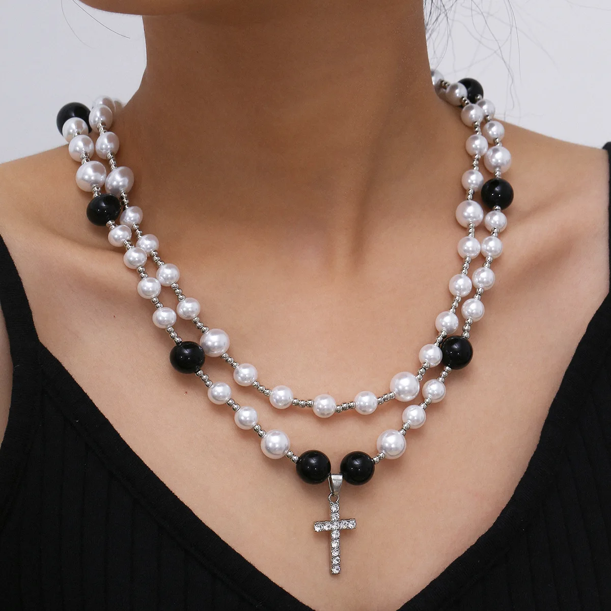 

Retro Irregular Pearl Beaded Chain Multilayer Necklace Double Layer Pearl Chain Rhinestone Crystal Cross Pendant Necklace, Picture color