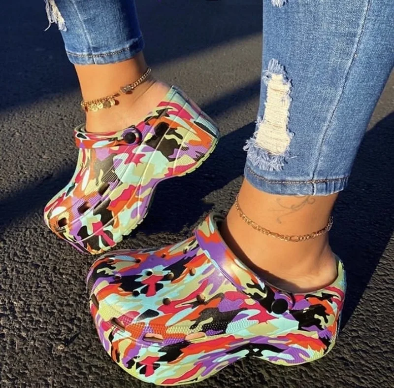 

2021 Summer Women's Flat Jelly Footwear Tie Dye Slide Casual Ladies Hole Slipper Leopard Outdoor Sandal New Fashion Wedge Shoes