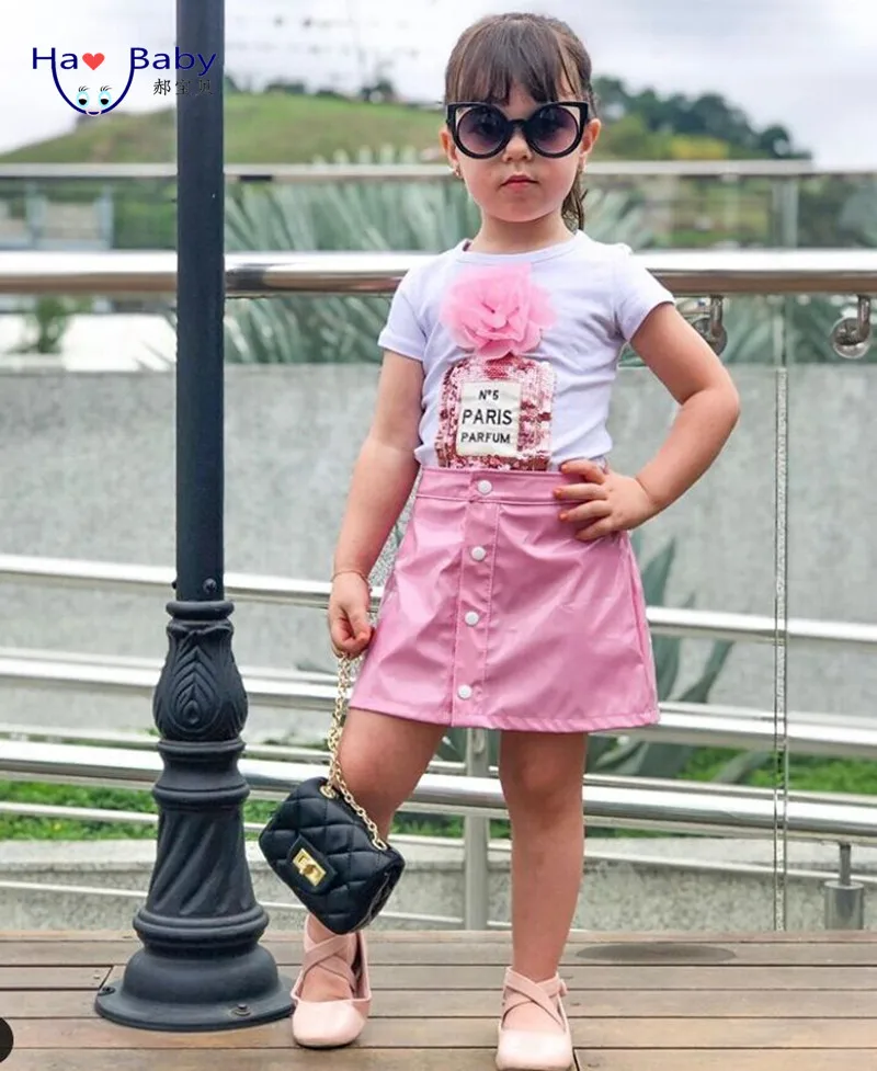 

Hao Baby Little Girl Sequined Cartoon Embroidery Short-Sleeved Refreshing Top And Leather Stretch Skirt Set, As picture