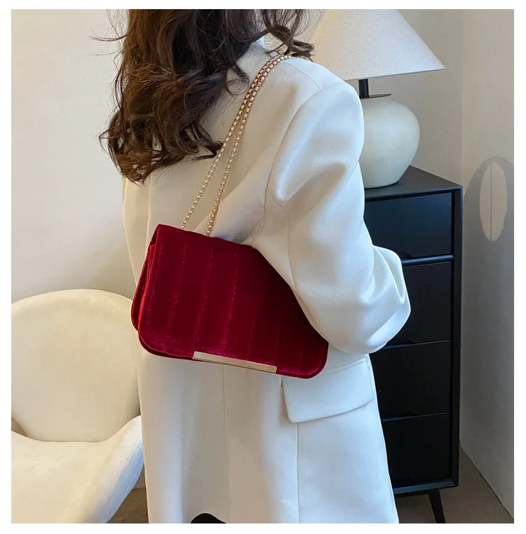 

New Winter Women's Velvet Fashion Trend Small Square Bag Casual Simple Crossbody Bag Dinner Bag