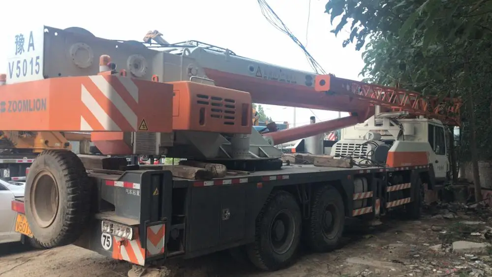 
USED hydraulic crane original chinese ZOOMLION 25TON 