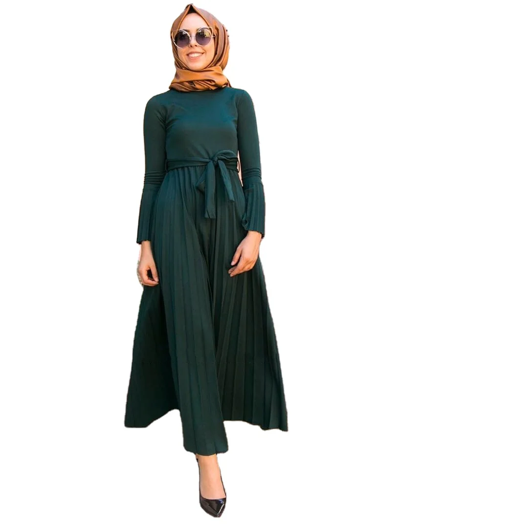 

2021 new arrival black Pleated Flared Sleeve Dress Middle East New long fahion muslim dress