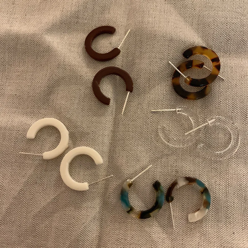 

Anti allergy Silver Needle Multi Colors Acrylic C shape Earrings Clear Resin Leopard Hoop Earrings