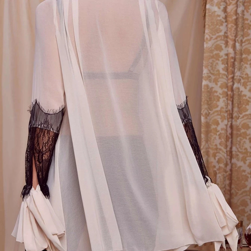 
Women casual Blouse Lace Patchwork Deep V-Neck Long Sleeve Casual Tops Vintage Streetwear Sexy Shirts 