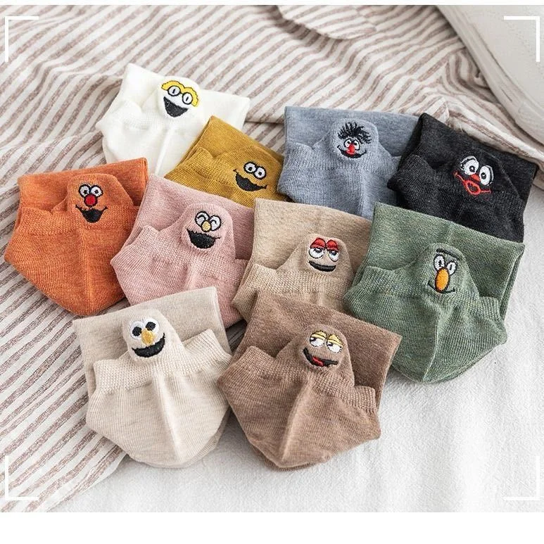

HF Women High Quality Comfortable Funny smiley face Embroidery Cotton ladies Short ankle Socks