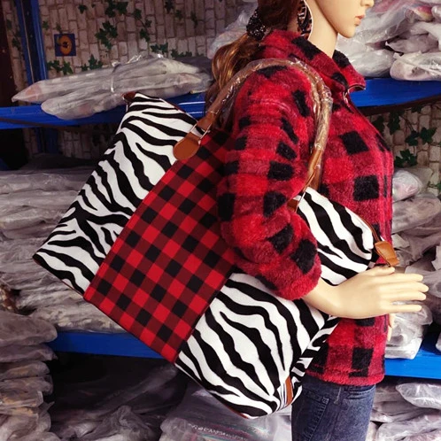 

Free samples of fashion plush color matching bags, ladies handbags, professional manufacturers produce high quality, support OEM