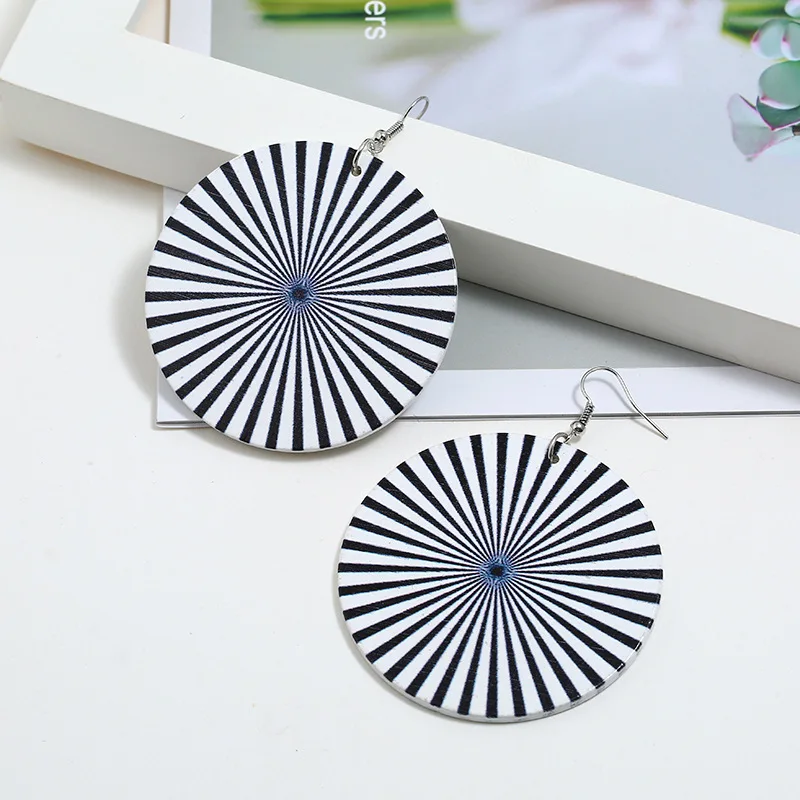 

Factory Wholesale Geometric Wooden Round Drop Earrings Fashion Wood Black&White Striped Charm Dangle Earrings, Picture shows/custom color