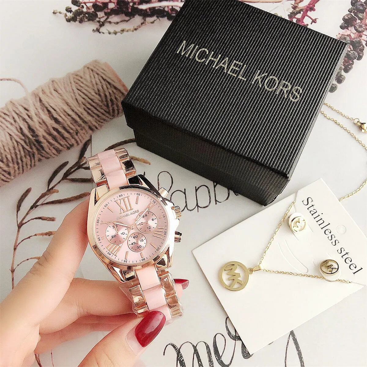 

[Valentine's Day Gift Promotion] Fashion new lady small dial with steel belt alloy quartz watch set come with box and jewelry