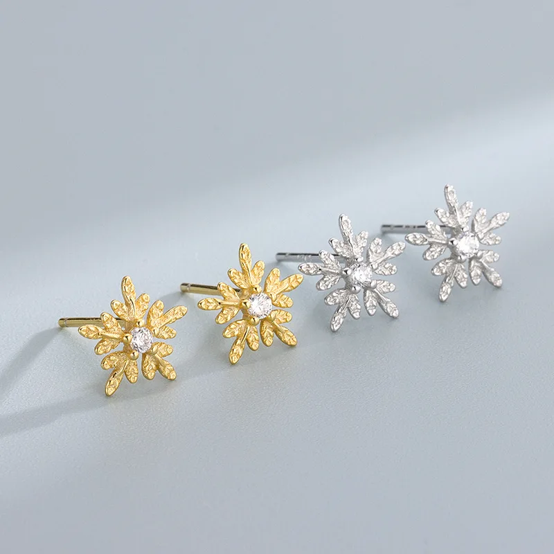 

Cute Design S925 Sterling Silver CZ Snowflake Stud Earrings 925 Silver Jewelry For Women RE3206