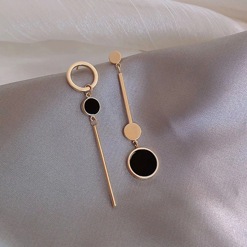 

Asymmetric Style Popular Design Long Earrings Hollow Circle Metal Ball boucles d'oreilles pendantes, Picture