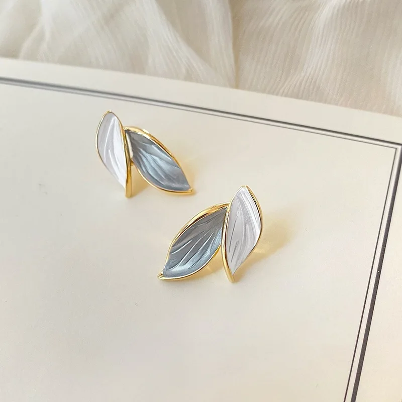 

Laodun Gold Drop Earrings Pure White Love Bear Earrings Korea Style Simple Temperament Stud Earrings, Gold, green, white