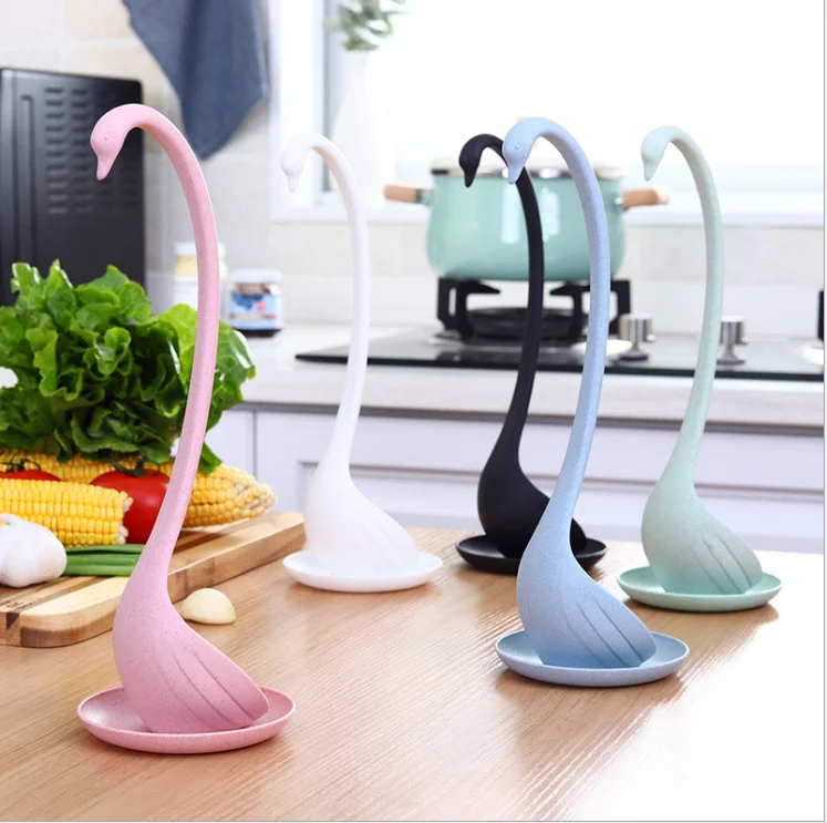 

Creative Swan Tablespoon / plastic Soup Spoon / standing soup, Black white green blue pink