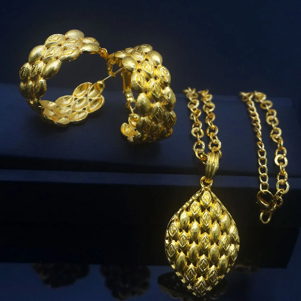 

2019 latest fashion simple designs dubai gold plated jewelry for women EP186
