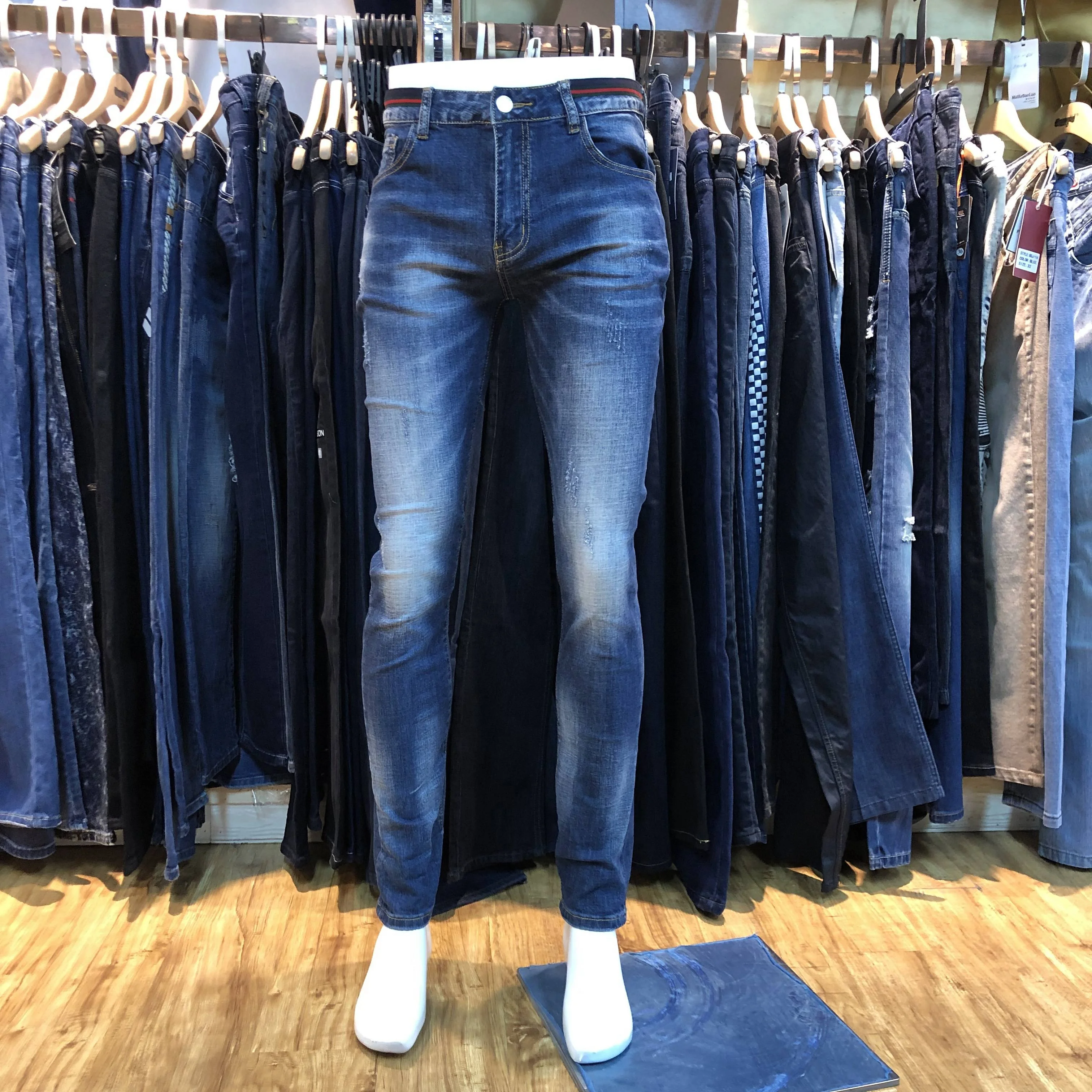 etnies jeans