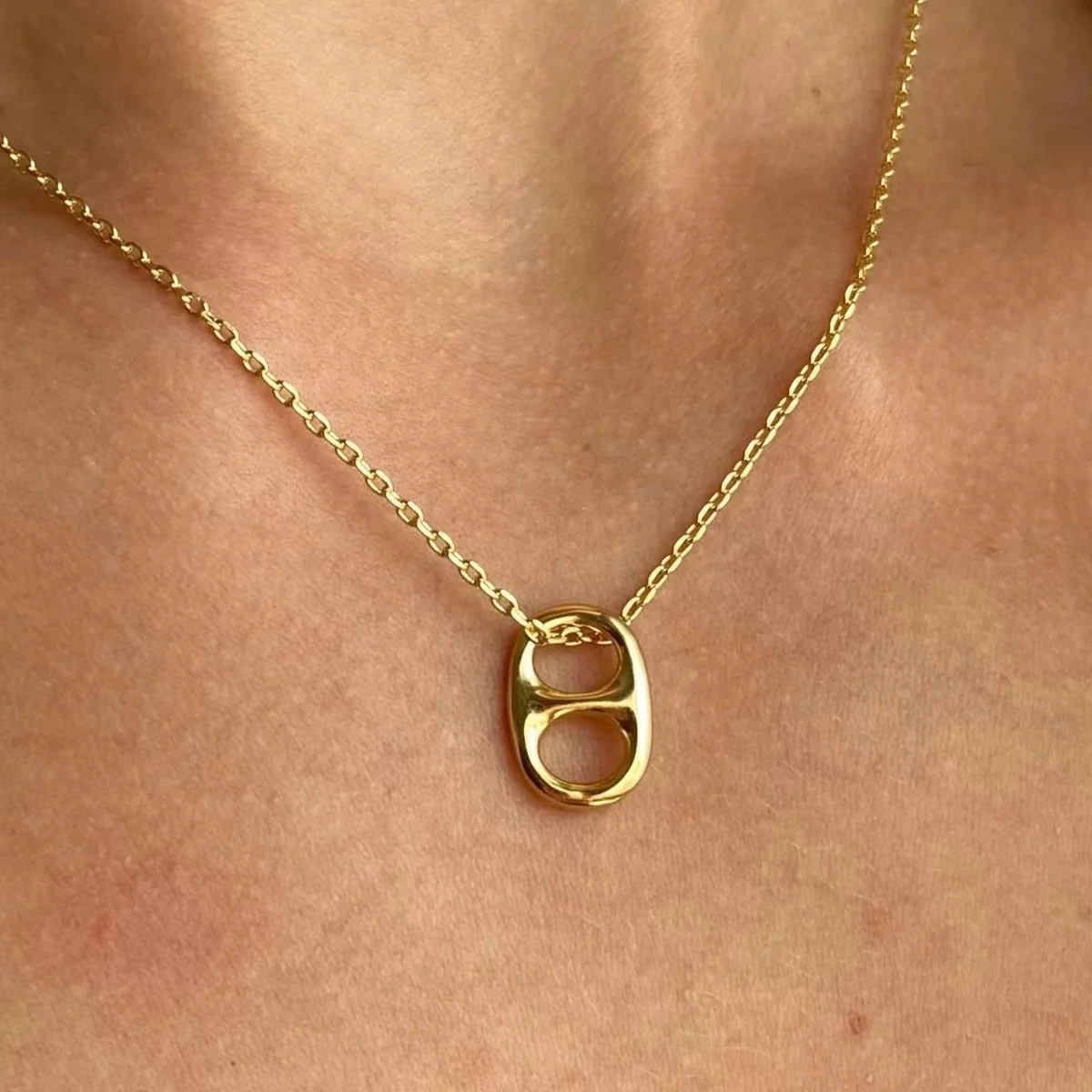 

2022 New Fashion Simple Elegant Gift Jewelry Creative Gold Plated Pogue Can Necklace for Women, Photo color