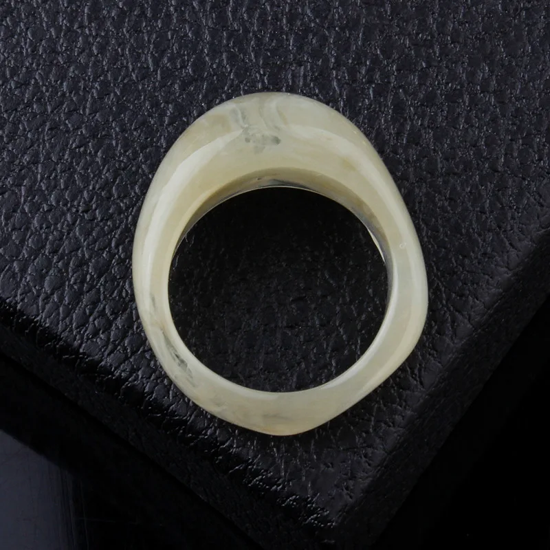 

2021 Vintage Chunky Dome Acrylic Ring Green Irregular Geometric Resin Ring For Lady