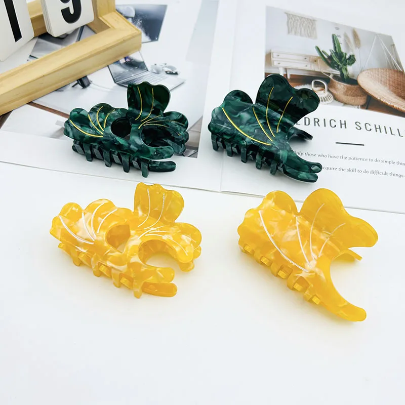 

Fashion Large Ginkgo Leaf Acrylic Grab Clip Romantic Autumn Leaves Hair Clips For Women