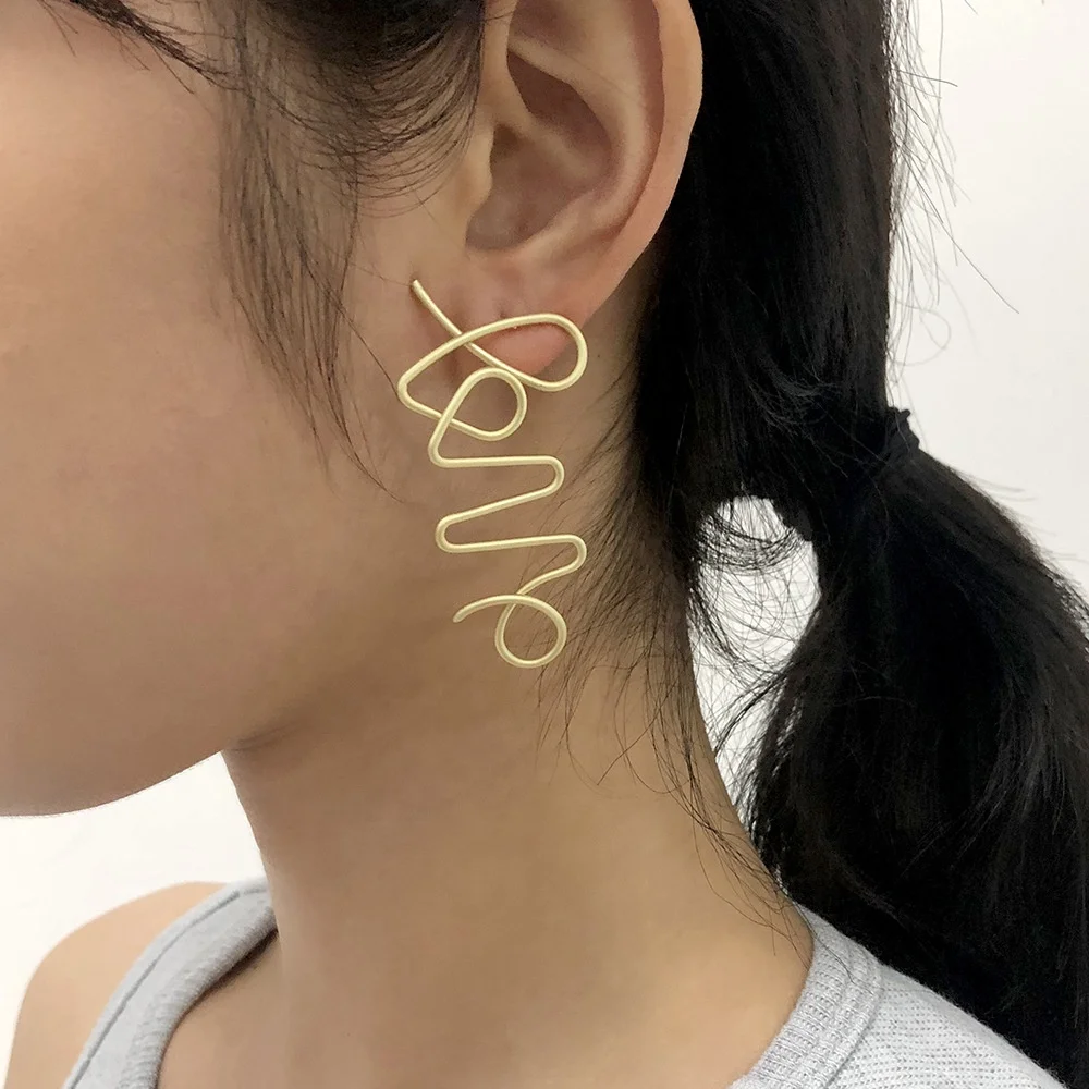 

Kaimei 2021 new jewelry dangle letter earrings three-dimensional geometric fashion LOVE exaggerated trendy love letter earrings, Many colors fyi