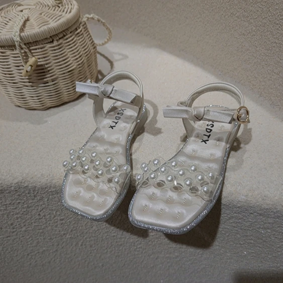 

Design sense small mass temperament pearl transparent sandal