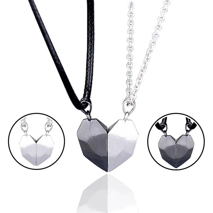 

Wholesale Romantic Heart Pendant Couples Necklace Pair Matching Necklace for Couples
