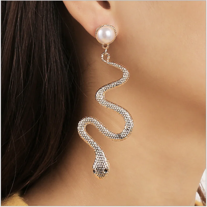 

Hot Sale Micro-inlaid Rhinestone Punk Style Snake Gold Earrings Baroque Pearl Drop Earrings, As shown in the figure