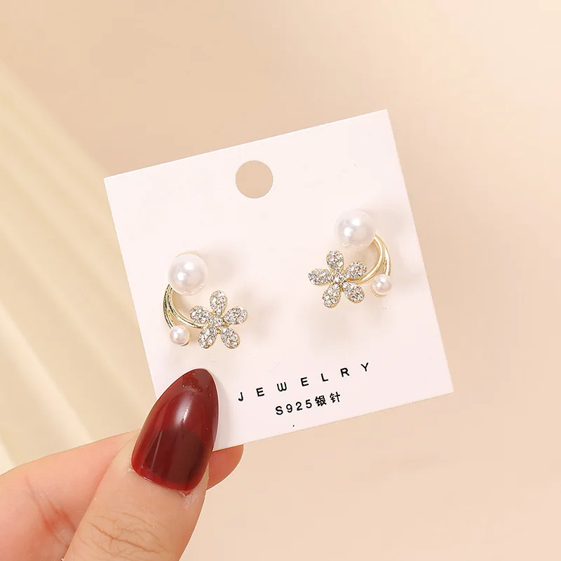 

2023 new trend fashion girls earring big pearl vintage earrings women lady outdoor Accessory