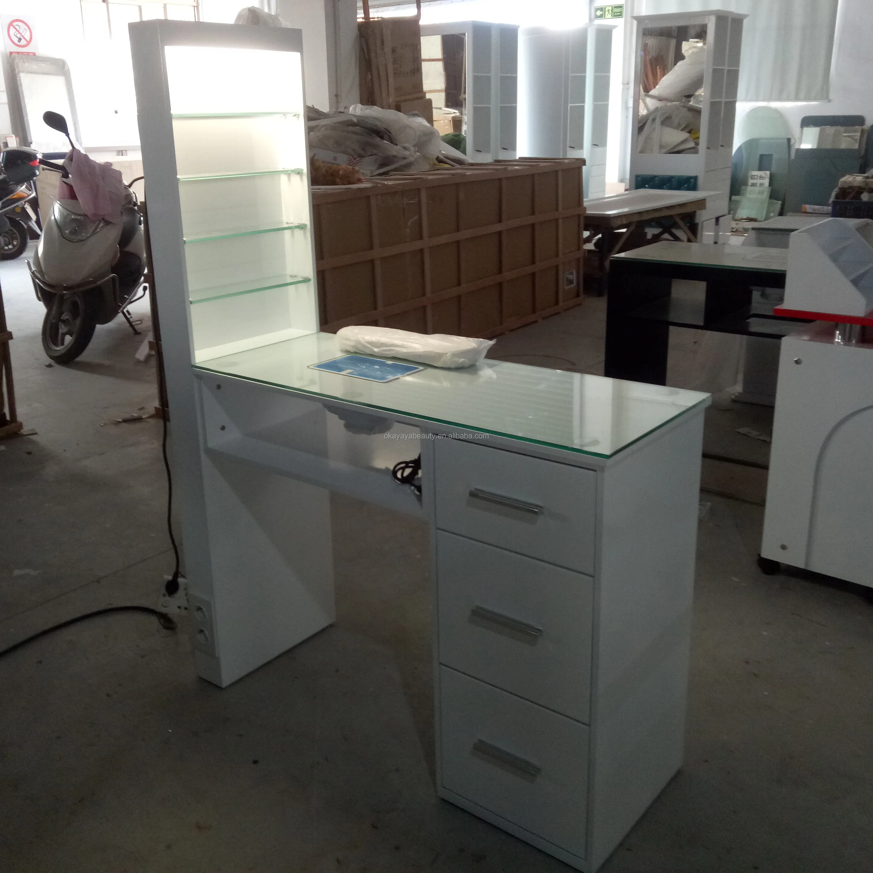 Wholesale Nail Spa Furniture Nail+arts Desk Glass Manicure Table Nail