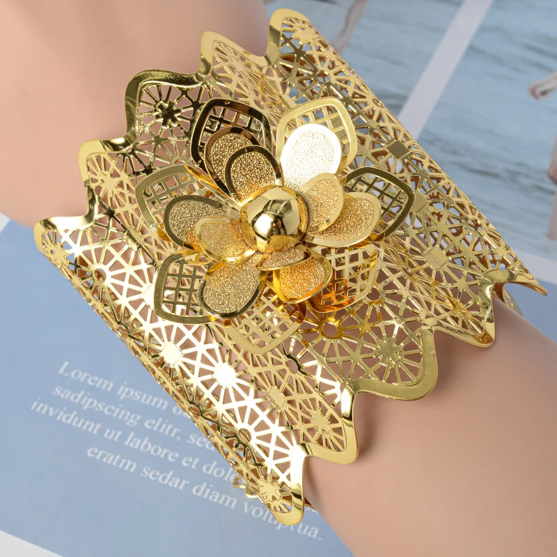 

America Custom Cuff Bracelet Flower Gold Plated Jewelry Woman Opp Bag Charm Copper Latest Bracelets Designs