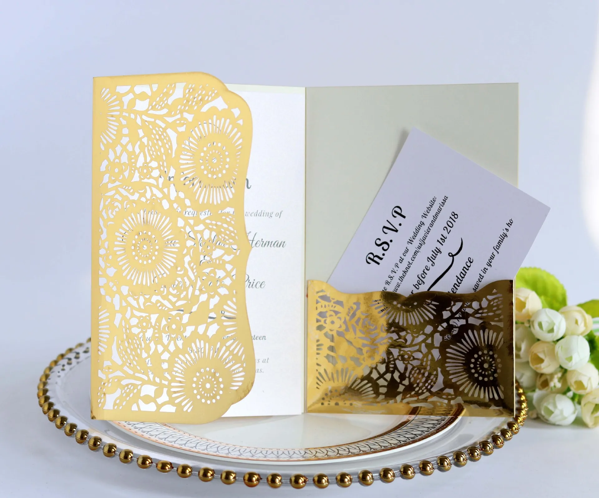 

Holiday Greetings Luxury Marriage Beautiful Shining Laser Cut Wedding Invitation Card with Envelopes