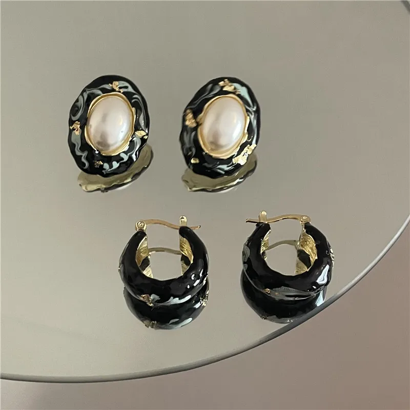 

French court earrings painted enamel C earrings popular new hot selling earrings