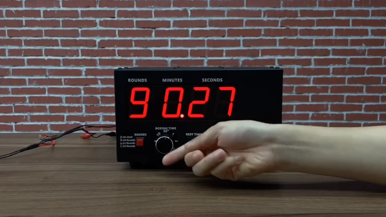 Boxing clock