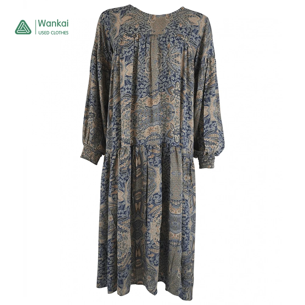 

The weight of the mixed package is from 45 kg to 100 kg branded dresses used, a grade used original clothes, Mixed color