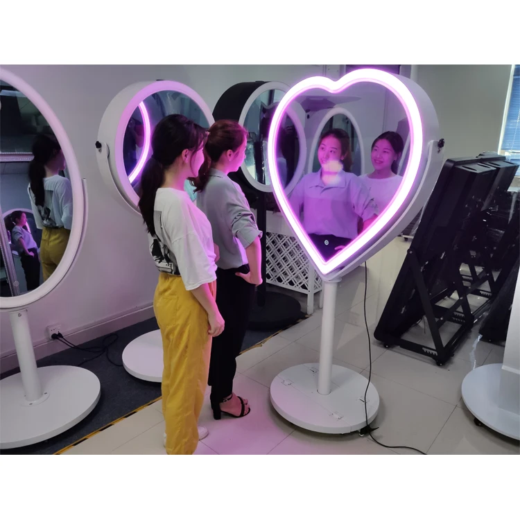 Heart Mirror Booth (37)