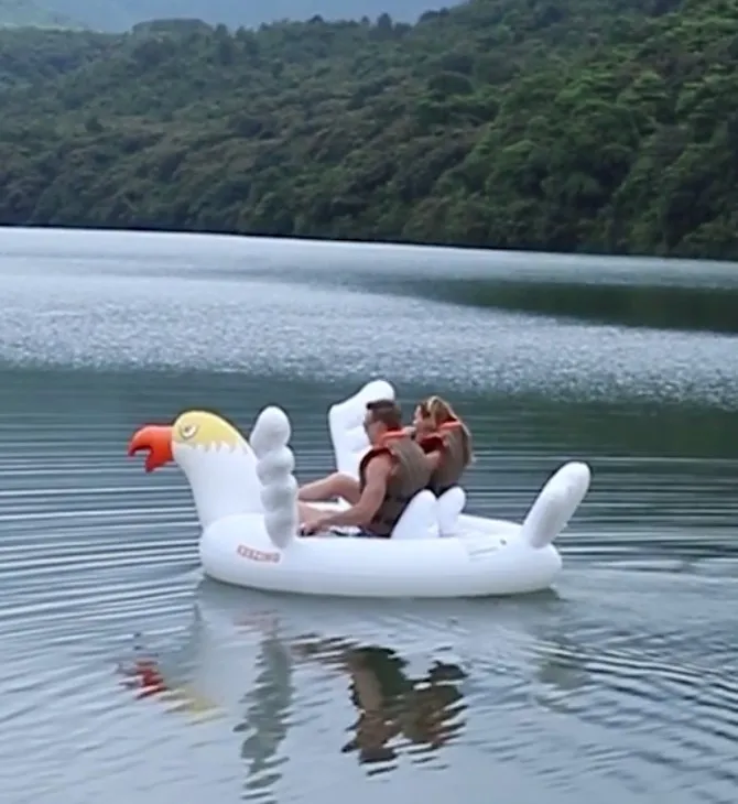 motorized inflatable pool lounger