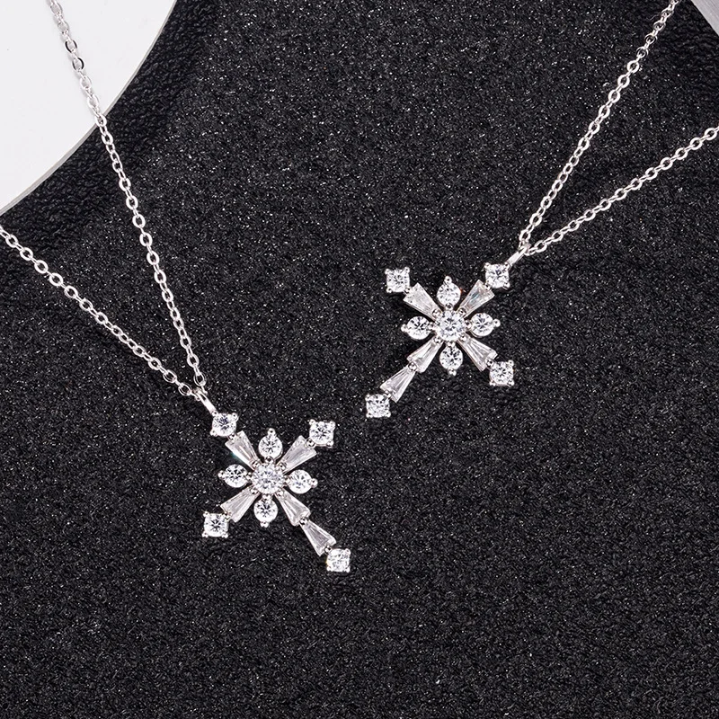 

High Quality Iced Out Diamond Christian Religion Jewelry White Gold Plated 925 Sterling Silver Chain CZ Micro Pave Cross Pendant, Silver color