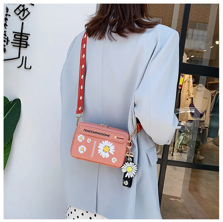 Source designer letter Little daisy flower print wide strap pu leather crossbody  bags baby girl mini shoulder bag purse on m.