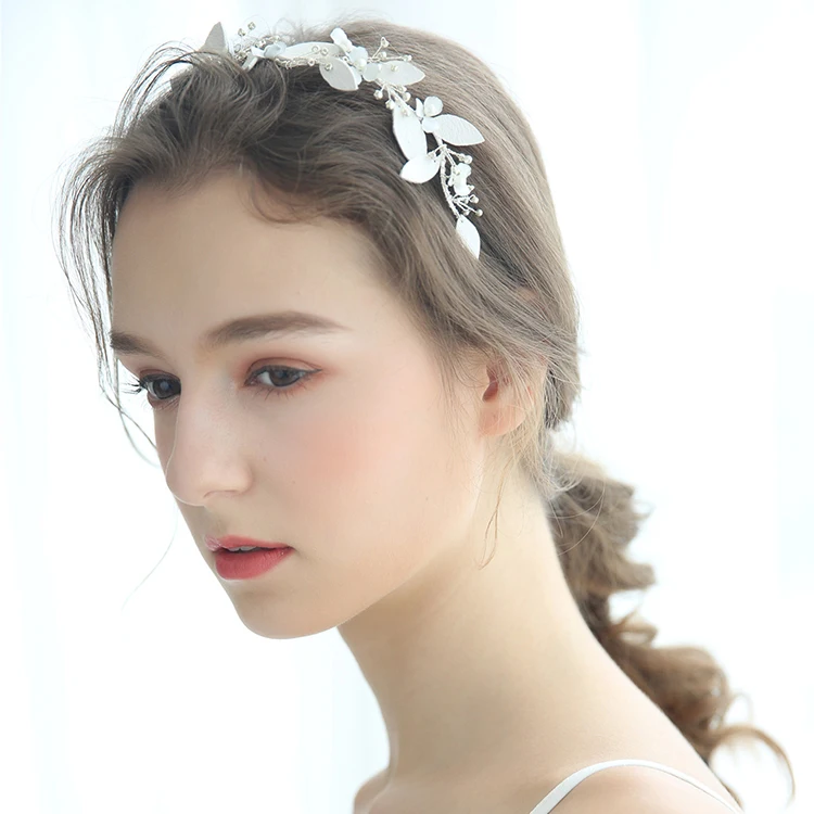 

trending 2022 Leather Leaf Crystal Headband Bridal Hair Jewelry Accessories Bridal Pearl Flower forwomen headpiece